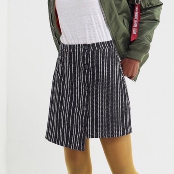 URBAN OUTFITTERS Button Down Asymmetrical Skirt - Picture 1 of 3